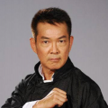 克里斯汀·昆图大露香肩 2010-08-30 当地时间2010年8月29日，被称为“电视界奥斯卡”的第62届艾美奖颁奖典礼在美国纽约时代广场诺基亚剧院盛大举行，本届艾美奖入围者实力雄厚竞争激烈，红地毯上也是群星闪耀，星光熠熠。